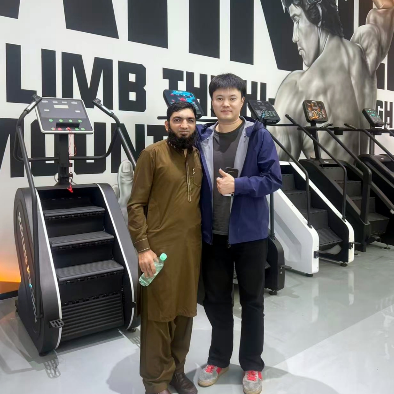 yingruis Fitness Equipment Technology Co., Ltd. পাকিস্তানি গ্রাহকদের জন্য 30টি কার্ভড ট্রেডমিলের অর্ডার সফলভাবে সম্পন্ন করেছে